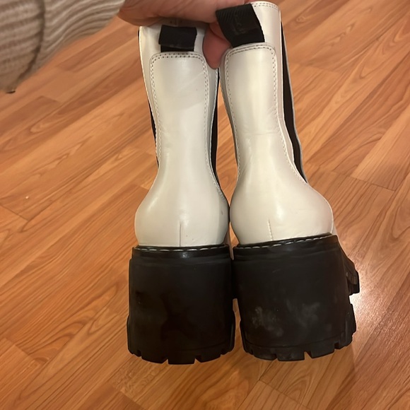 New rag & bone shiloh mid chelsea antique white. Size 10. Comes with box. - Picture 9 of 13